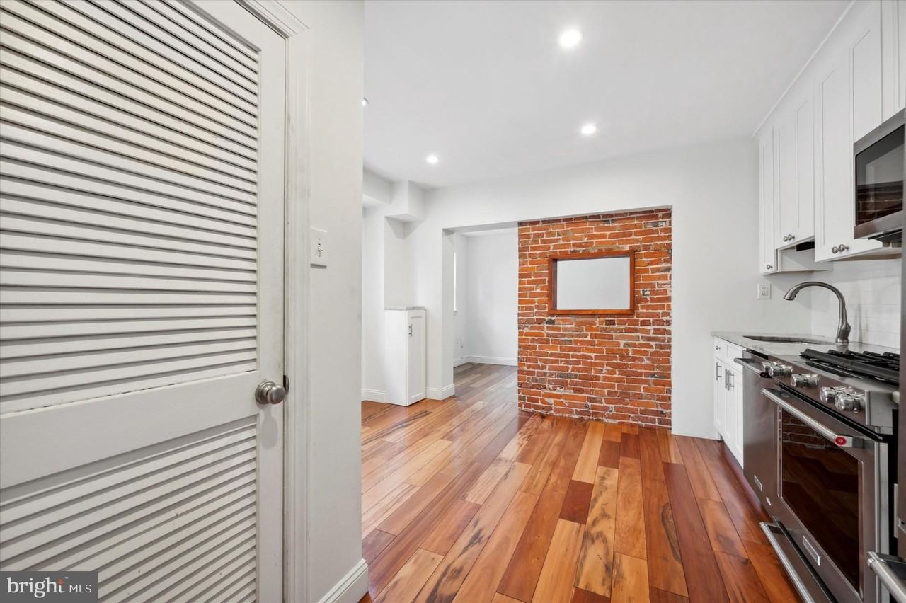 910 Fitzwater Street - Photo 4 of 15