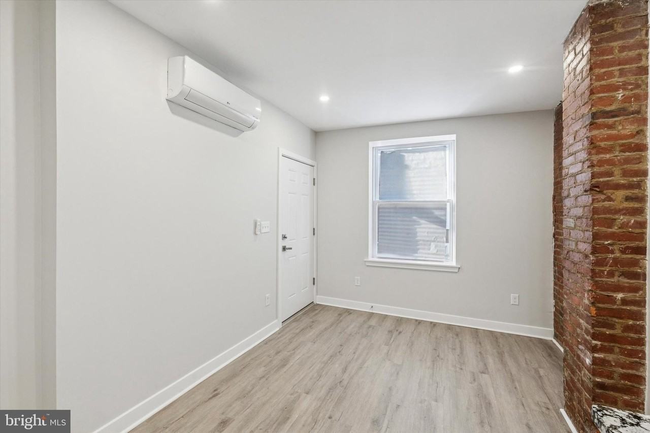 1925 South Bonsall Street - Photo 4 of 15