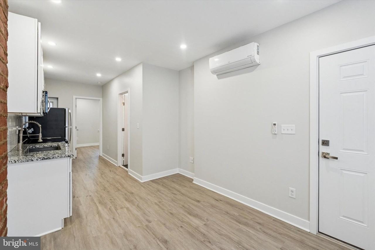 1925 South Bonsall Street - Photo 6 of 15