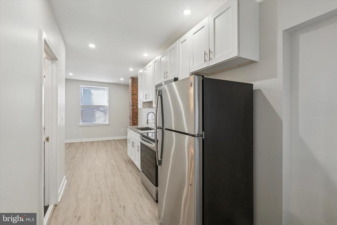 1925 South Bonsall Street - Photo 7 of 15