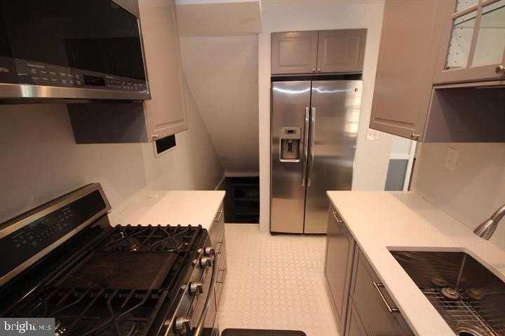 2100 North Brandywine Street - Photo 3 of 27