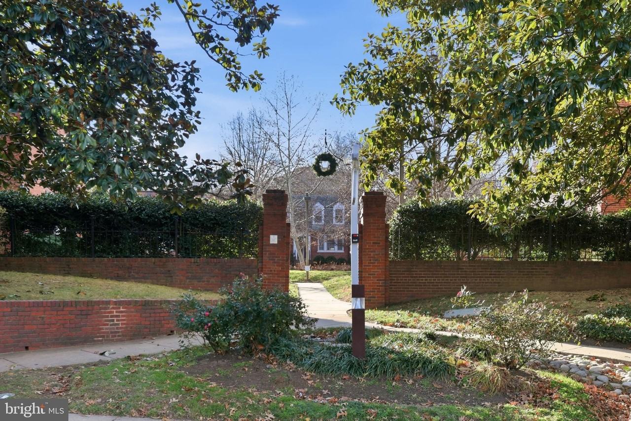 1744 North Rhodes Street #310 - Photo 3 of 24