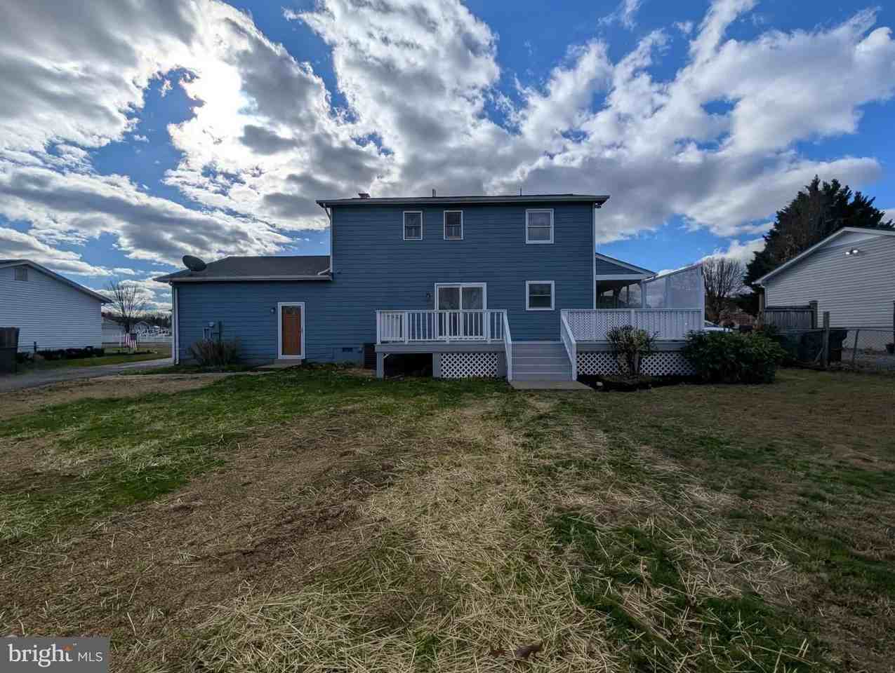 6810 Crescent Ridge Court - Photo 2 of 27