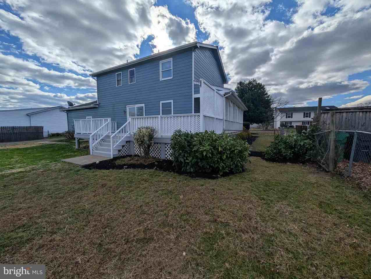6810 Crescent Ridge Court - Photo 3 of 27