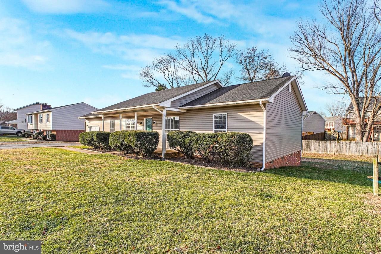 804 Shamrock Drive - Photo 2 of 27