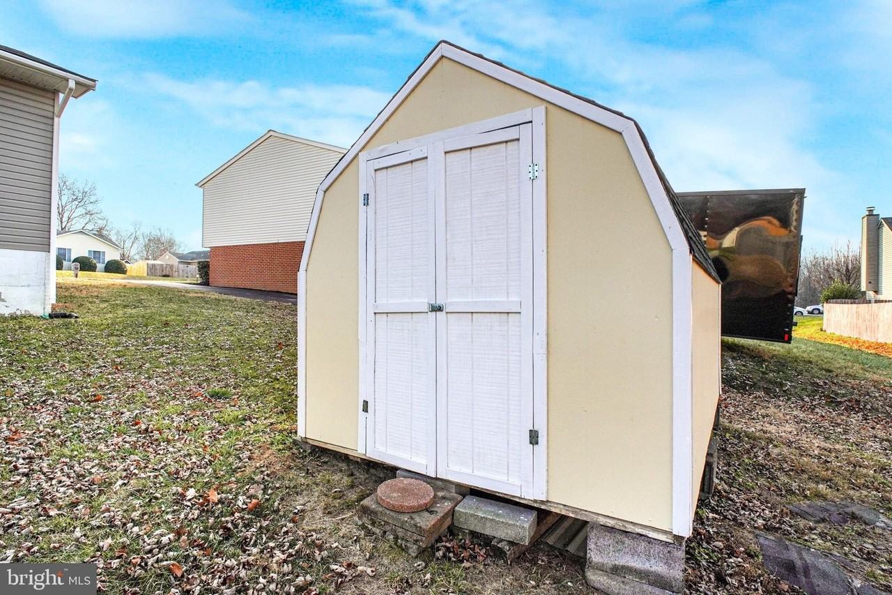 804 Shamrock Drive - Photo 5 of 27