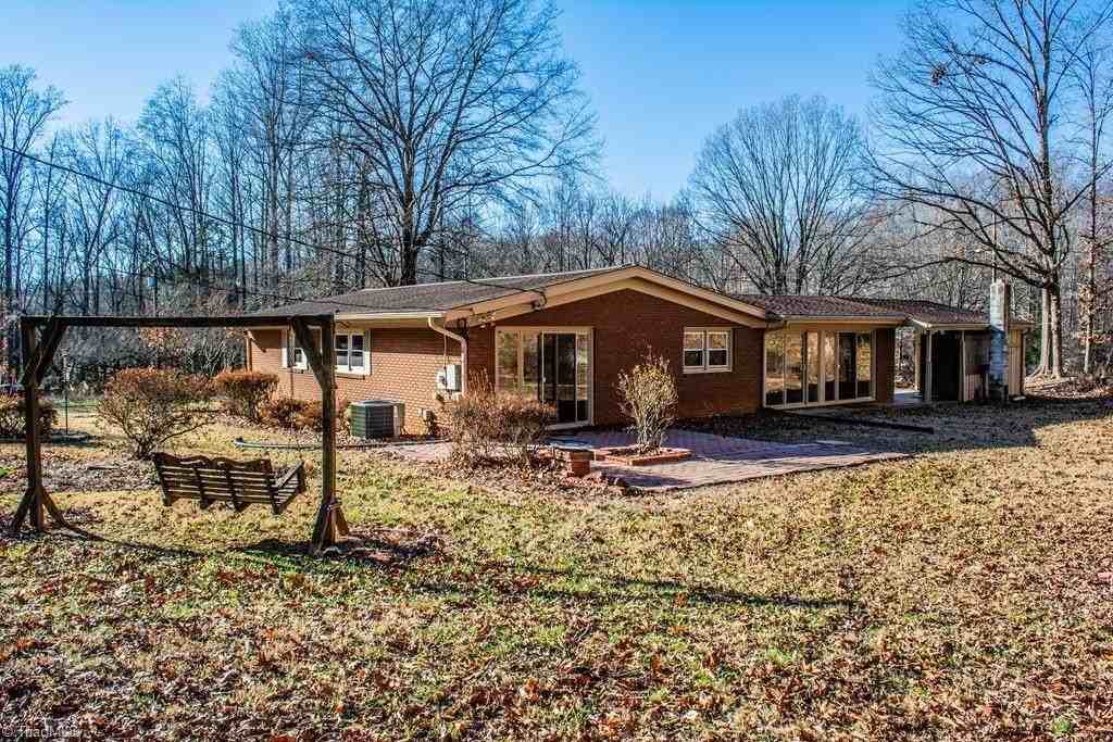 1655 Little Creek Circle - Photo 2 of 12