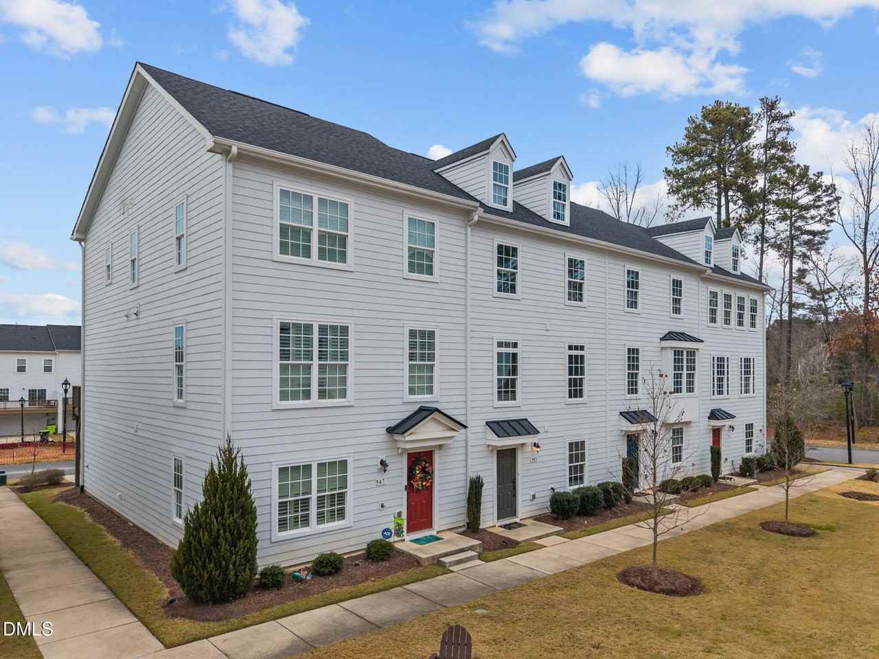 945 Anthem Ln - Photo 2 of 50