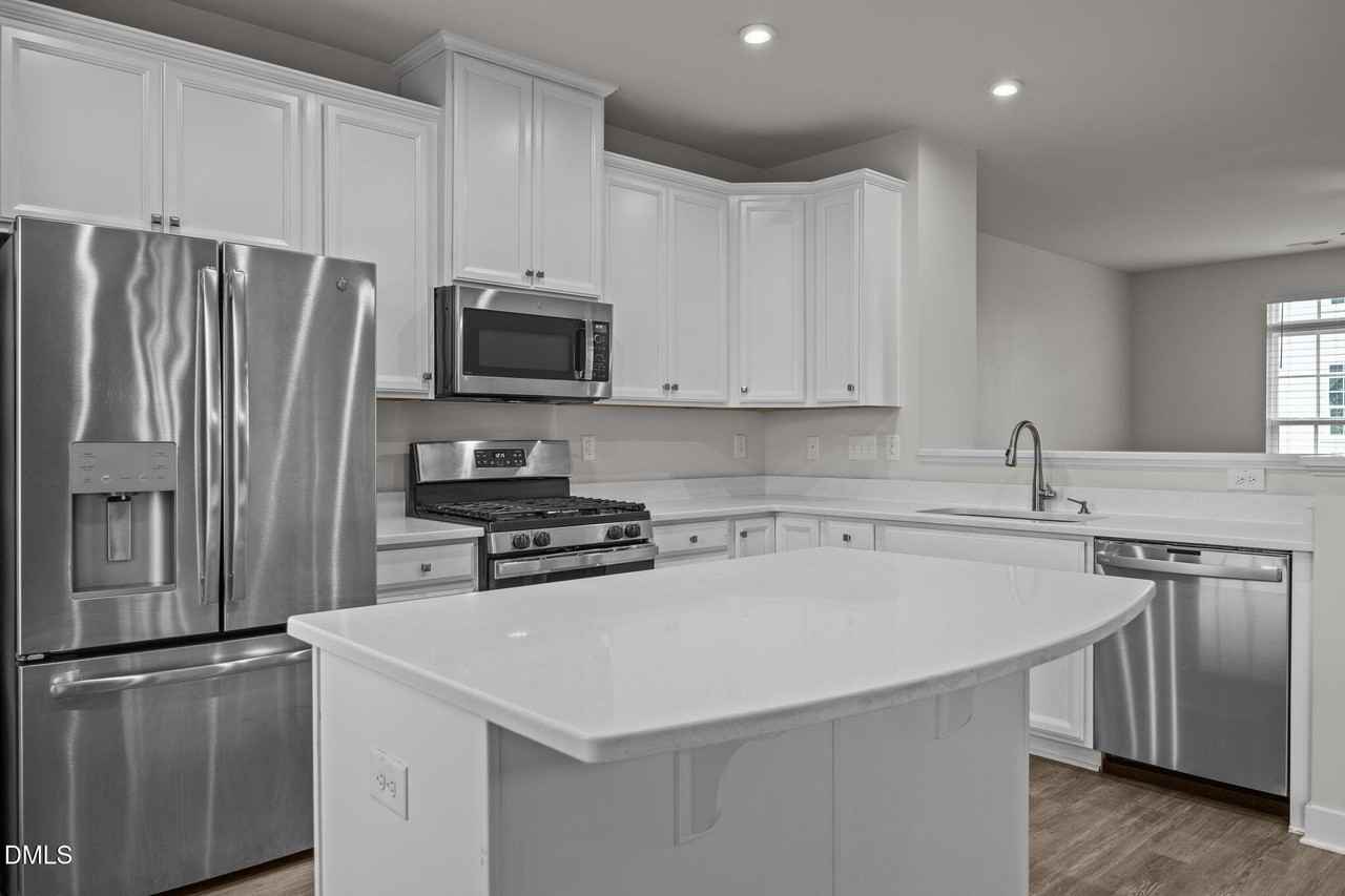 945 Anthem Ln - Photo 6 of 50