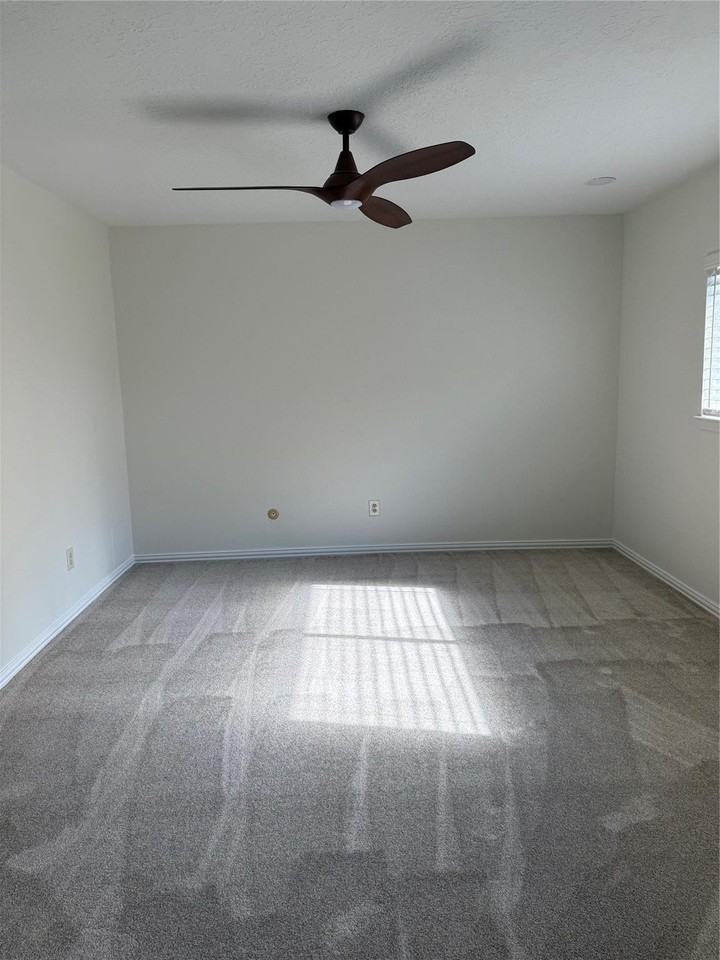 16715 Ribbonridge Drive - Photo 7 of 20