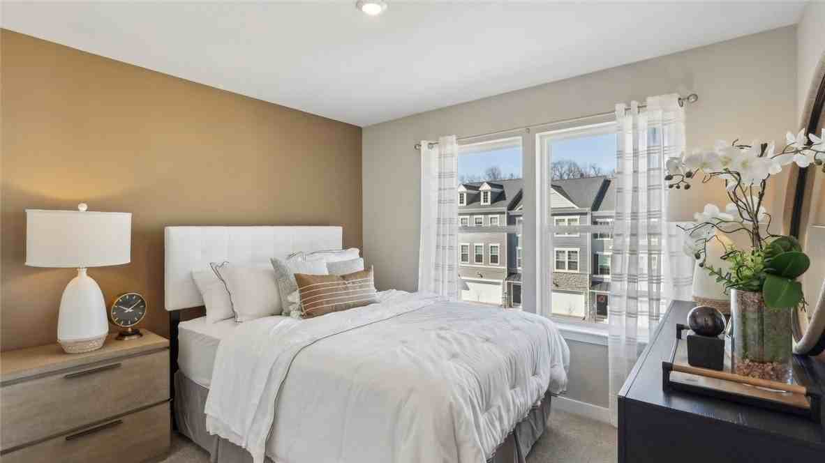 695 Olivia Street - Photo 5 of 25