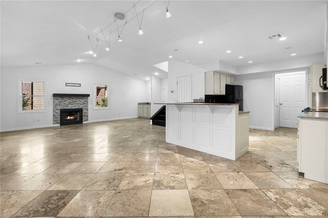 29 La Quinta Court - Photo 7 of 28