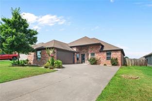 904 Southwest Caprington Street - Photo 1 of 1