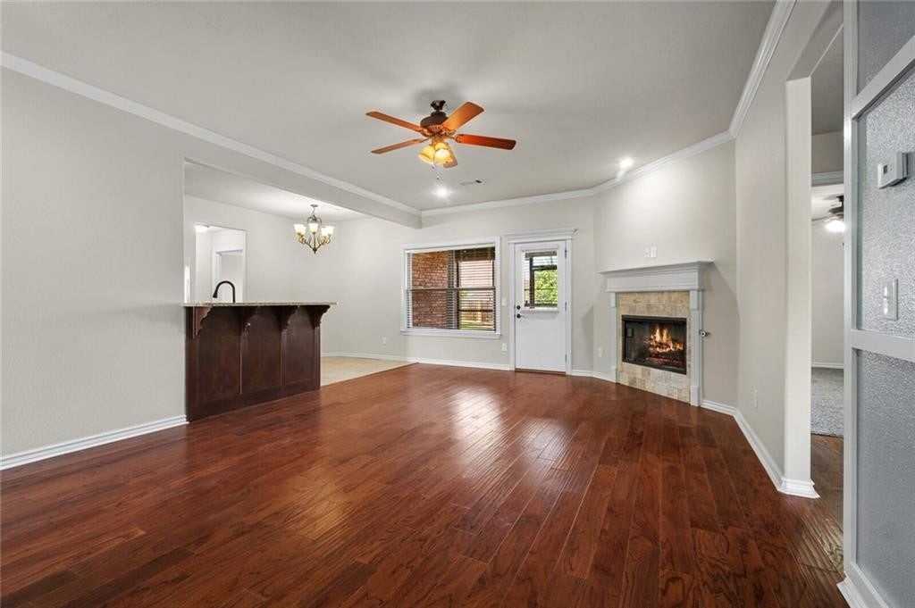 904 Sw Caprington St - Photo 4 of 33