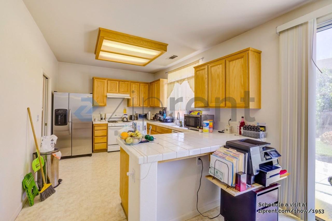 4132 Van Gogh Court - Photo 4 of 18