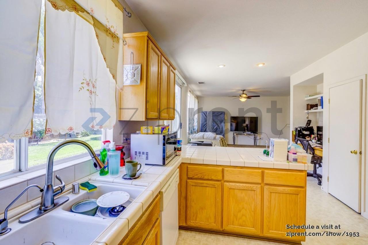 4132 Van Gogh Court - Photo 5 of 18