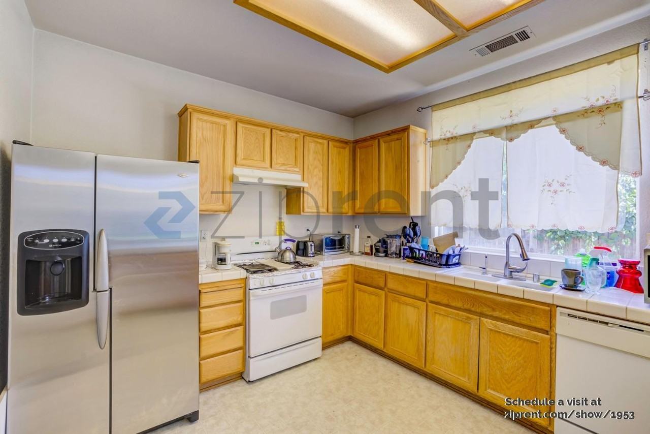 4132 Van Gogh Court - Photo 6 of 18