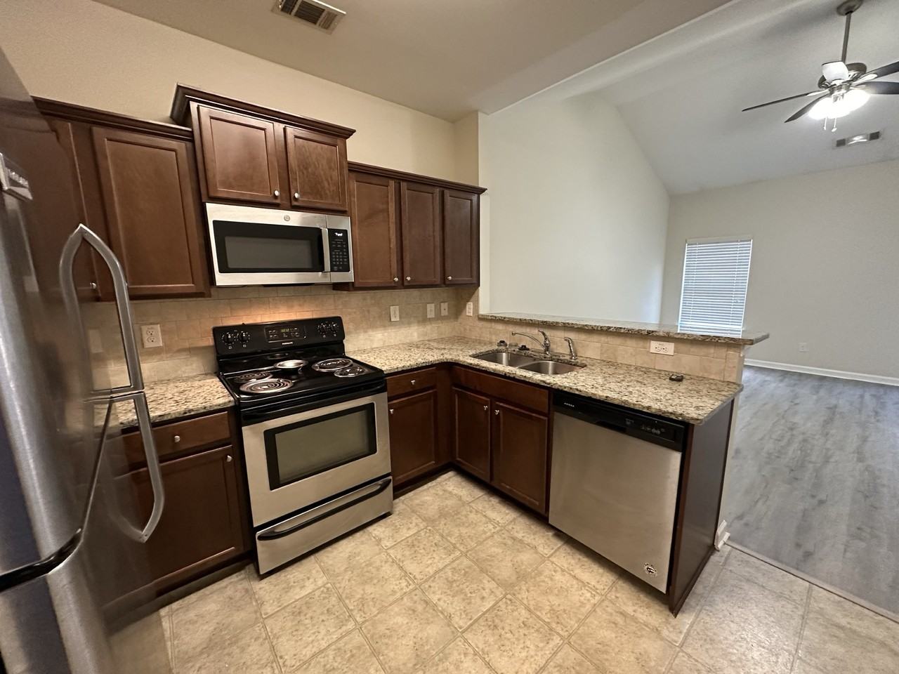 123 Terrace Walk - Photo 3 of 13