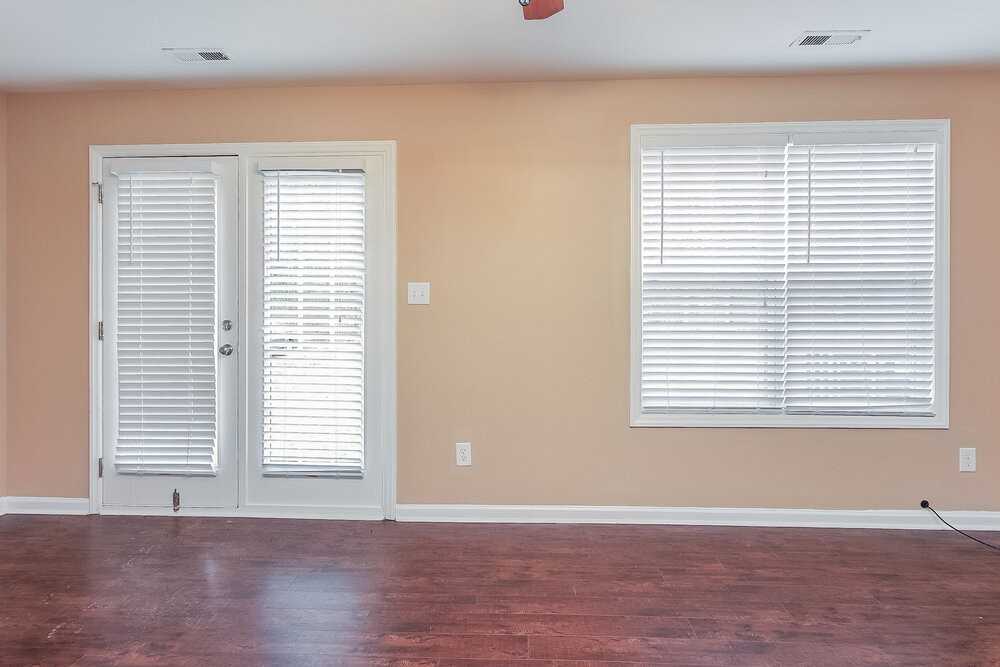 2515 Dearborn Drive - Photo 4 of 25