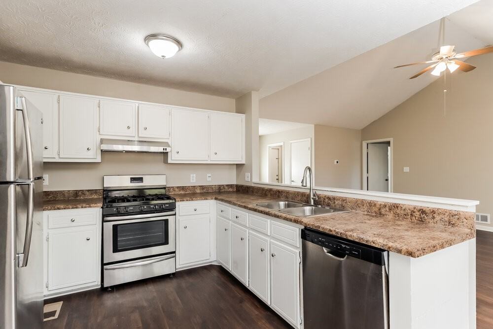 1513 Melody Ridge Court Northeast - Photo 7 of 17