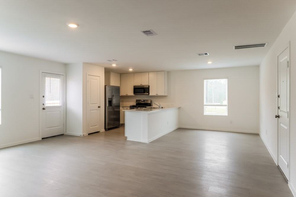 2084 Cedar Way Dr - Photo 5 of 17