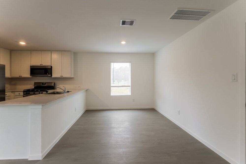 2084 Cedar Way Dr - Photo 7 of 17