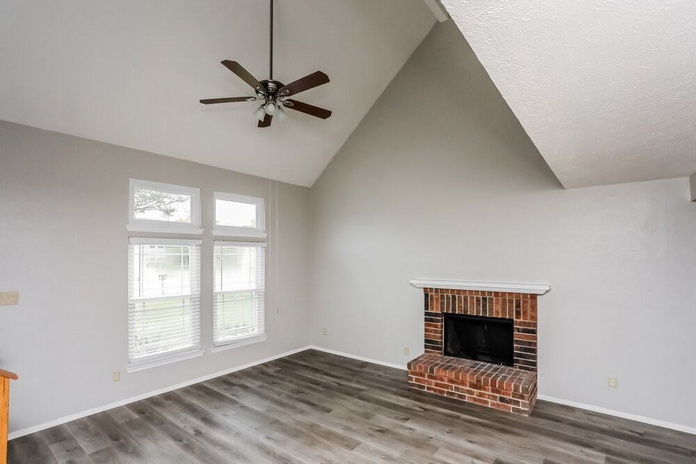 702 Ponderosa Dr - Photo 5 of 17