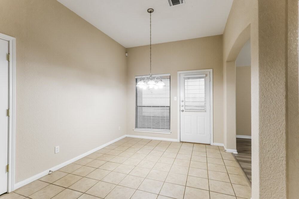 131 Golfview Dr - Photo 6 of 16