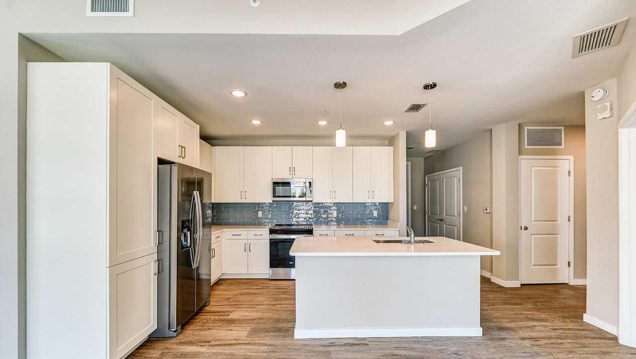 Imperial Crossing Luxury Apartment Homes - Photo 3 of 50