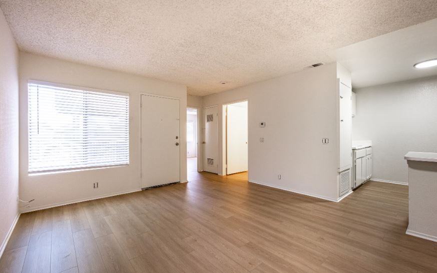 601 North East End Ave - Photo 6 of 14