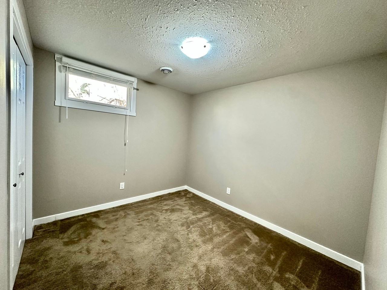 10324 136 Avenue BSMT - Photo 6 of 11