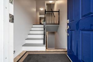 featured image of 33 Bareng Court