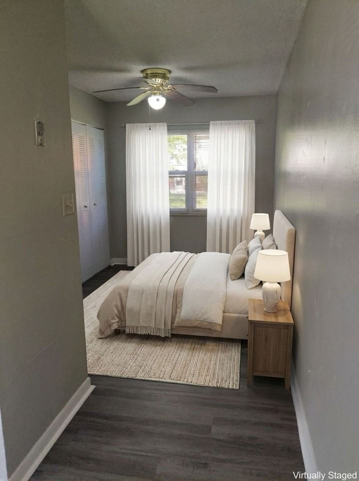 STERLING COURT APARTMENTS - Photo 3 of 28