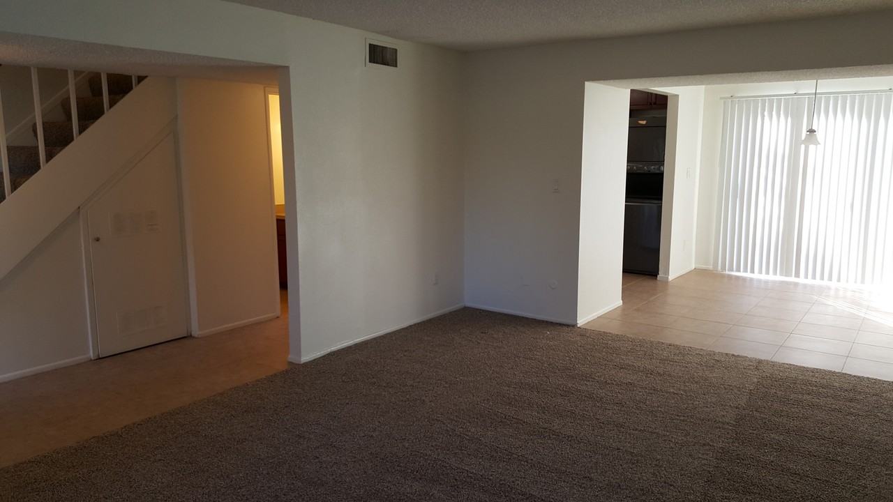 Country Club Vista - Photo 5 of 7