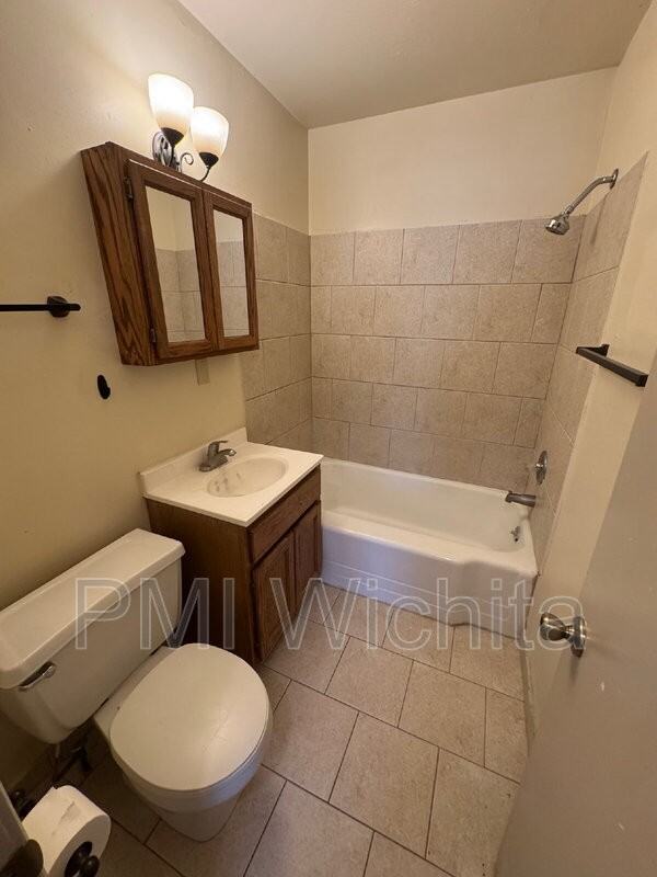 6149 E Boston St - Photo 4 of 10