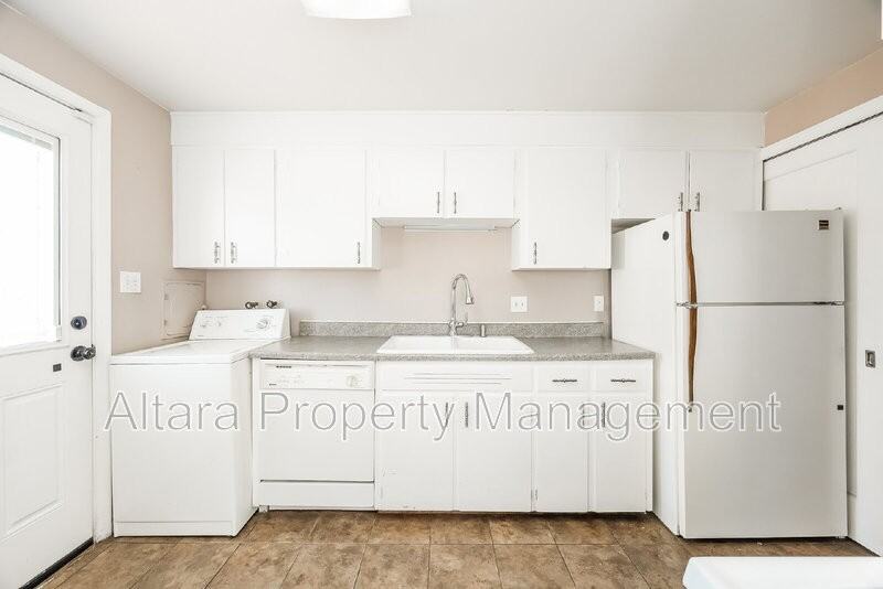 2123 Robin Drive - Photo 2 of 16