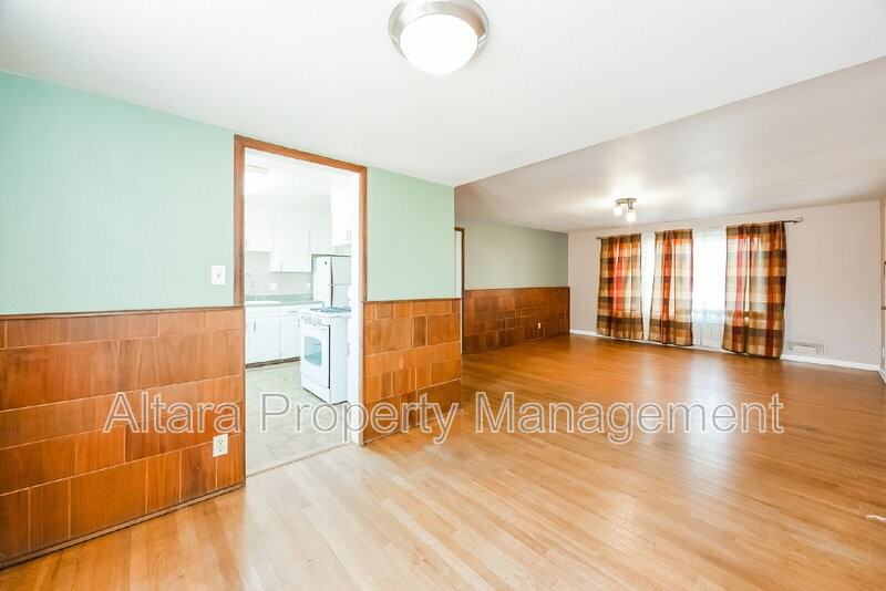 2123 Robin Drive - Photo 4 of 16