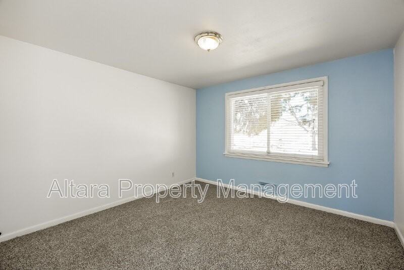 2123 Robin Drive - Photo 7 of 16