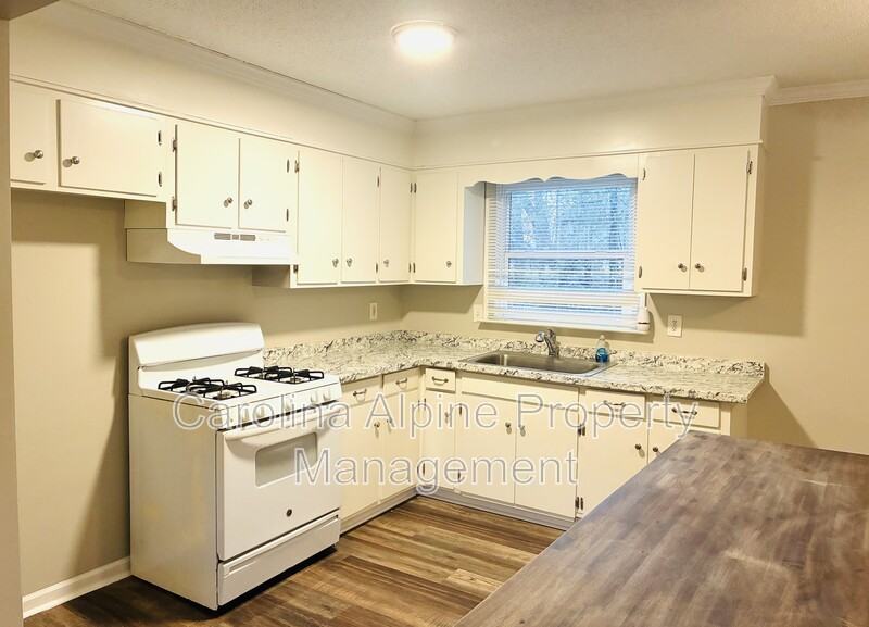 601 Dundeen Drive - Photo 4 of 18