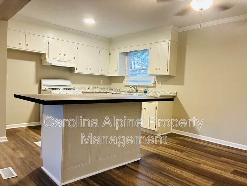 601 Dundeen Drive - Photo 5 of 18