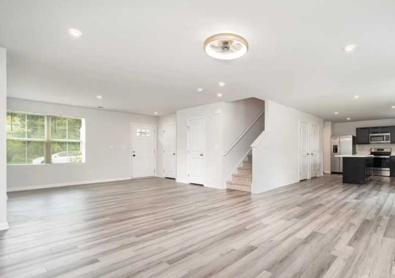 1925 Pin Hook Rd - Photo 3 of 25