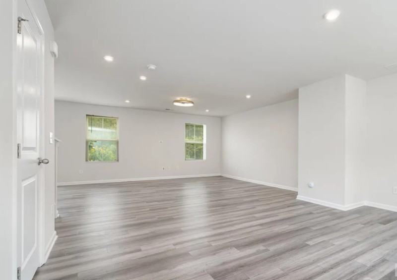 1925 Pin Hook Rd - Photo 4 of 25