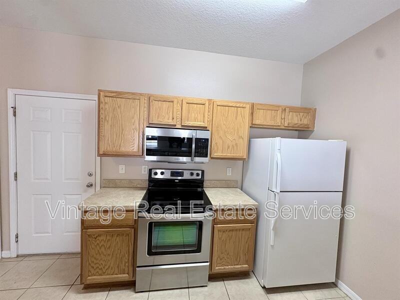 12007 Peach Grove Court - Photo 3 of 14