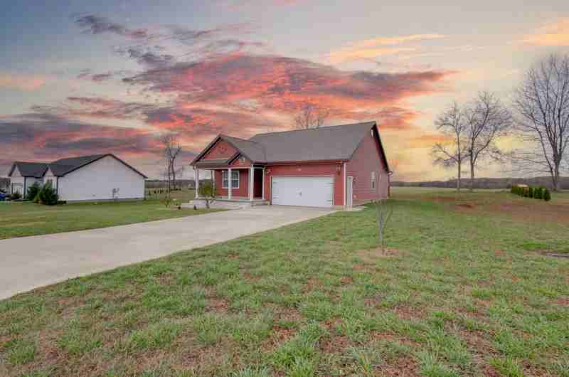 131 Riverbend Dr - Photo 2 of 50