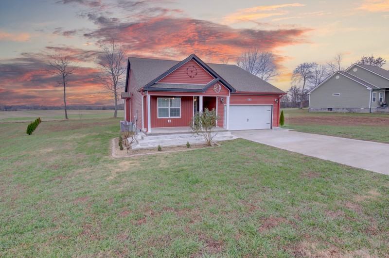 131 Riverbend Dr - Photo 5 of 50