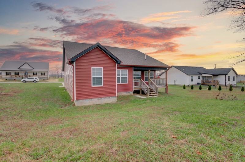 131 Riverbend Dr - Photo 7 of 50