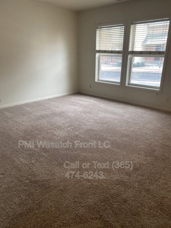 3372 City Center Court - Photo 3 of 12