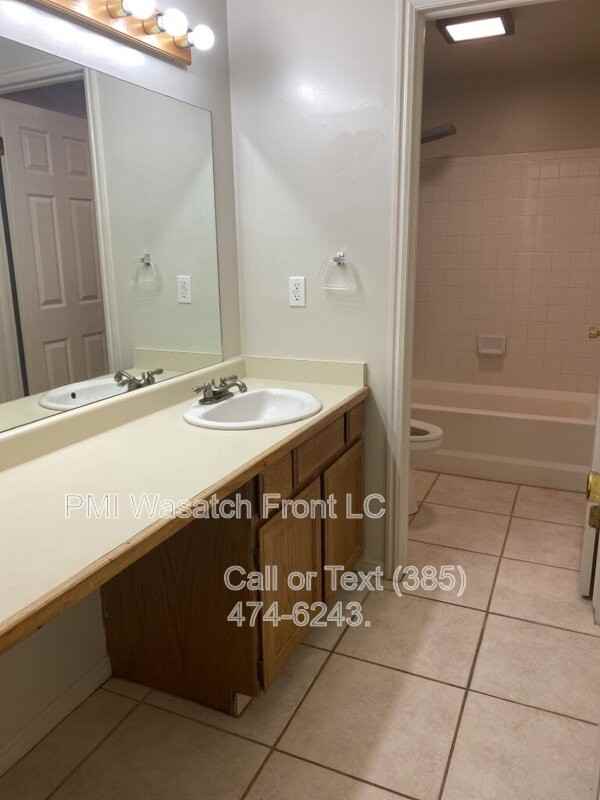 3372 City Center Court - Photo 4 of 12