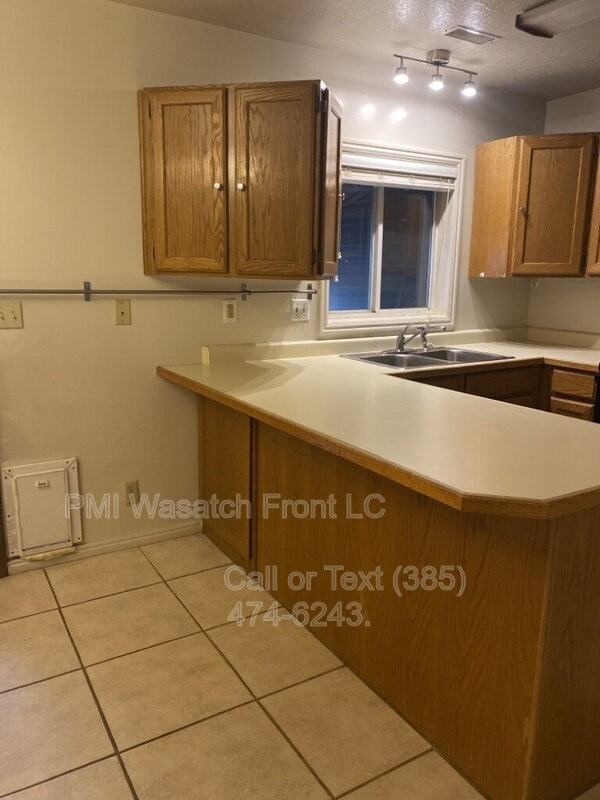 3372 City Center Court - Photo 6 of 12