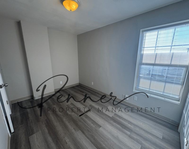 6312 Raytown Rd - Photo 7 of 11